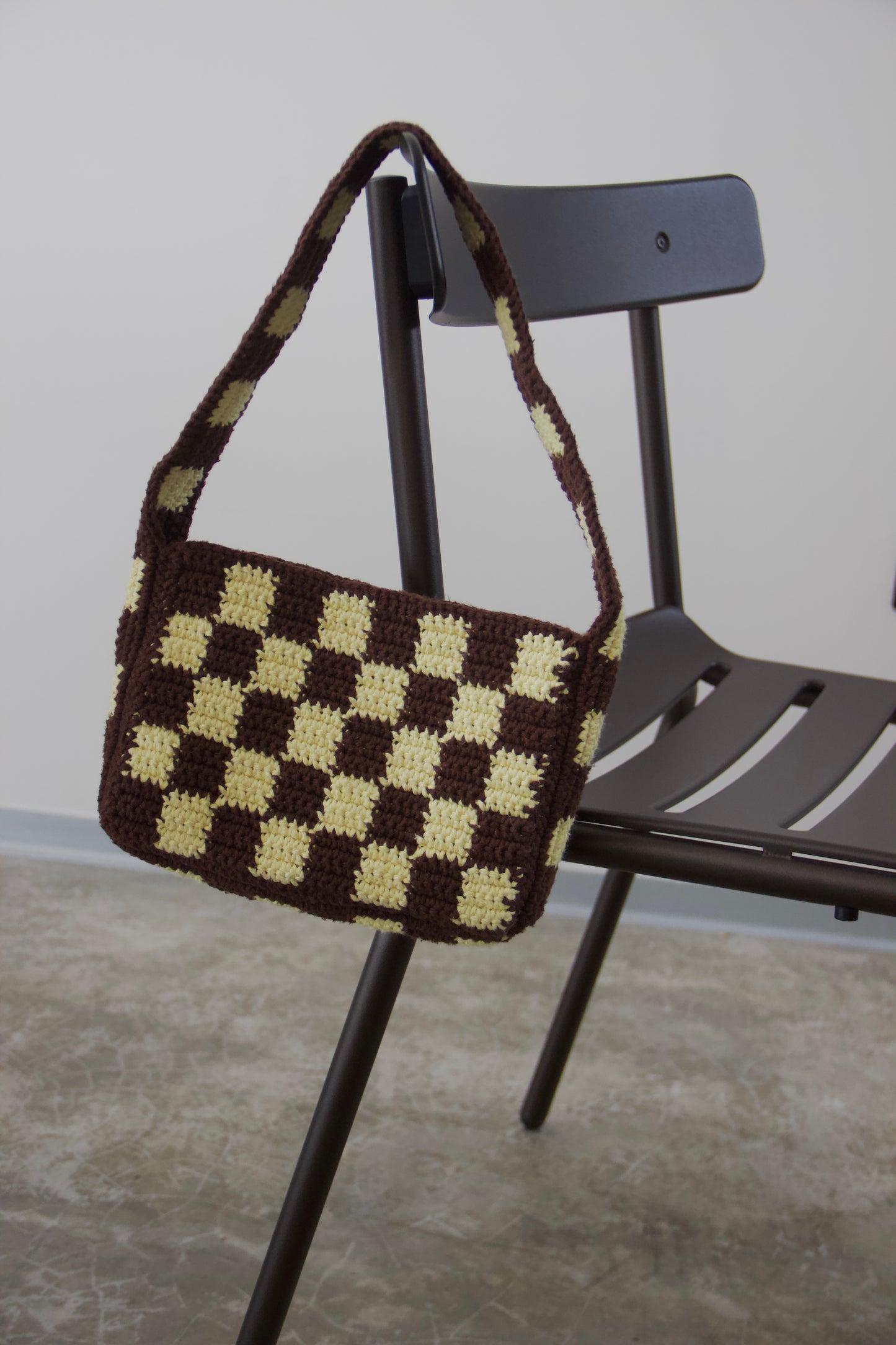 Checkered bag marrón y amarillo